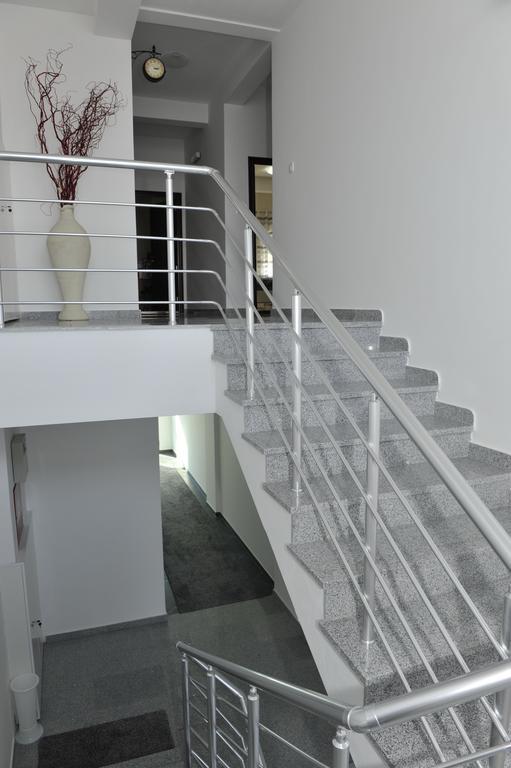 Apartment Jovana Nikšić Buitenkant foto