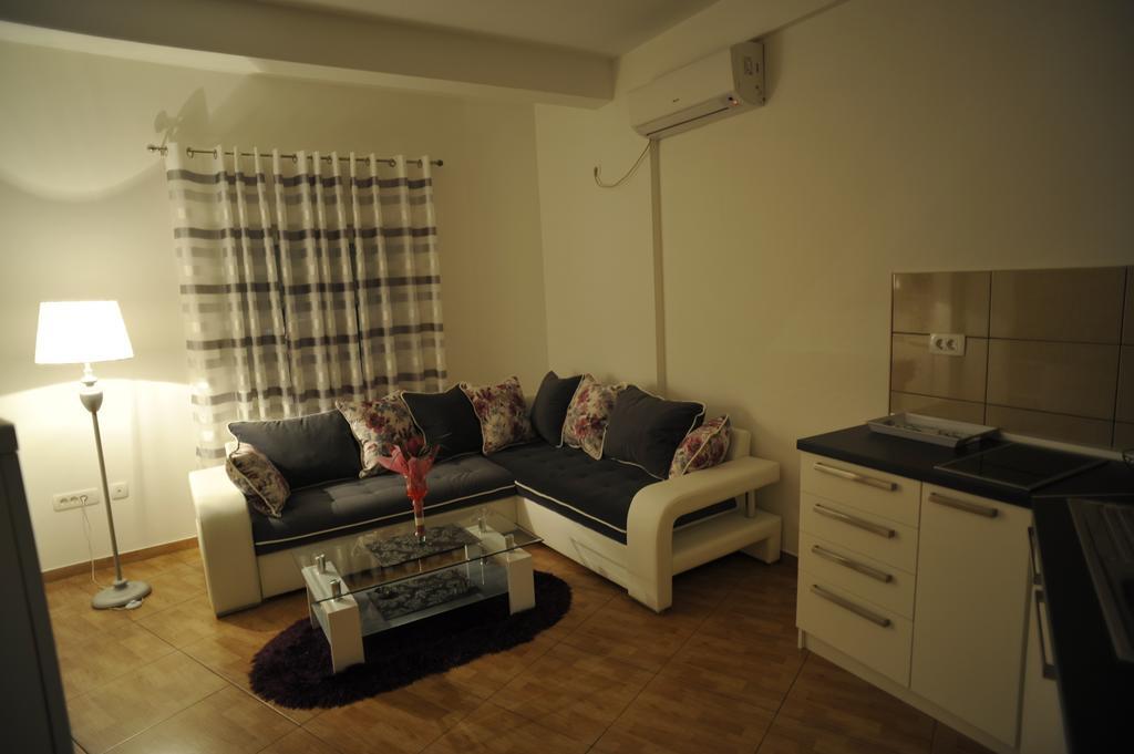 Apartment Jovana Nikšić Kamer foto