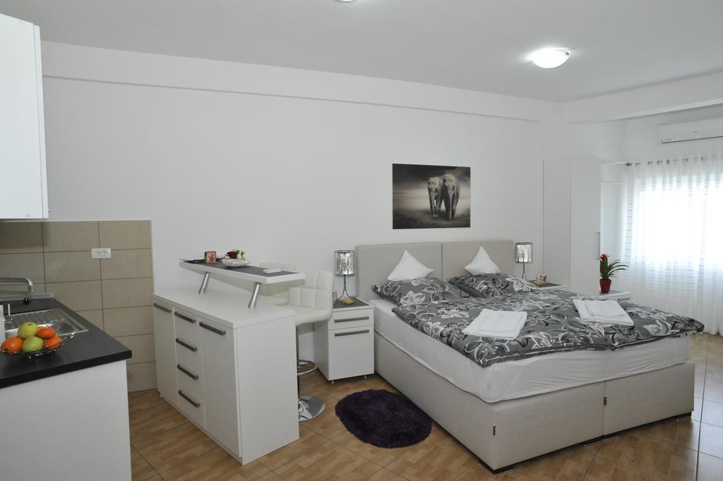 Apartment Jovana Nikšić Kamer foto