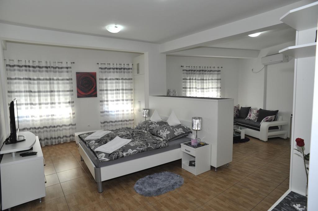 Apartment Jovana Nikšić Kamer foto
